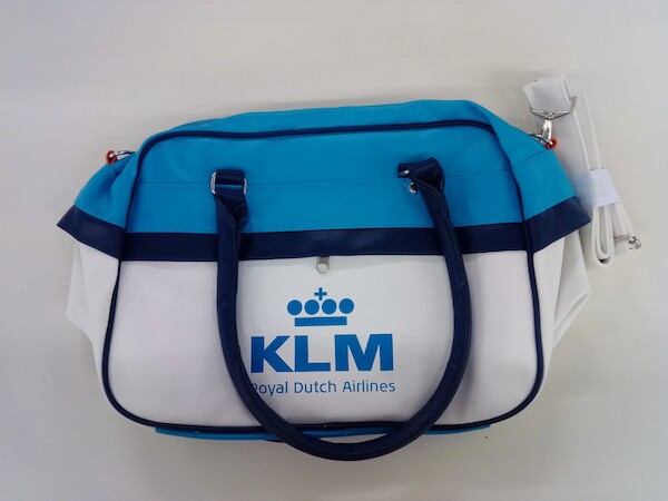 24200032 KLM retro bag with carry-on strap