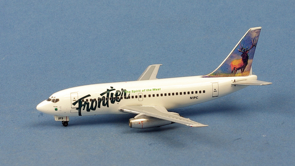 Boeing 737-200 Frontier N1PC AC411511
