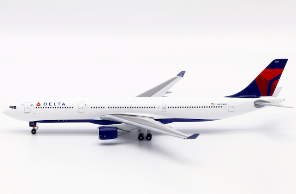 Airbus A330-300 Delta Air Lines N831NW DAL126112