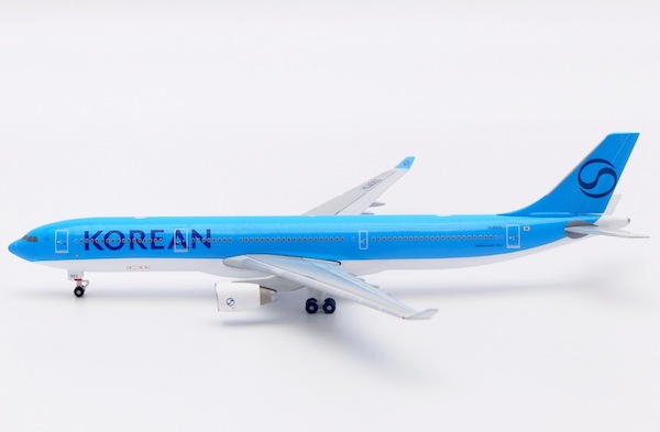 Airbus A330-300 Korean AIr HL8001 KAL126124