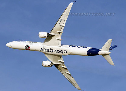 Airbus A350-1041 Airbus Industrie F-WMIL detachable gear  AV4258