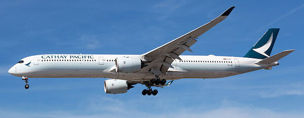 Airbus A350-1041 Cathay Pacific B-LXM detachable gear  WB4043