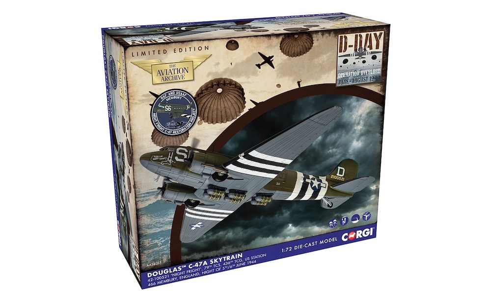 Corgi Aa38211 Douglas C47a Skytrain Usaf, 42-100521 'night F