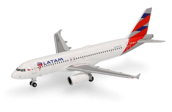 Airbus A320 Latam "Chile flag livery" CC-BLA 538862