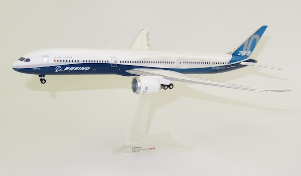 Boeing 787-10 Dreamliner Boeing House Colors N528ZC  559614