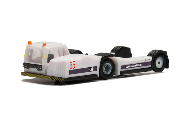 Airport Accessories Goldhofer AST-2 airplane tractor LEOS Lufthansa 573238