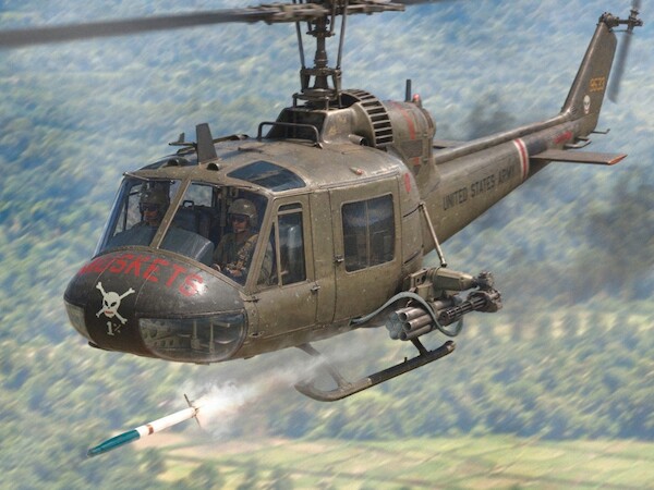 Bell UH-1C Huey Gunship, US Attack Helicopter ICM48293
