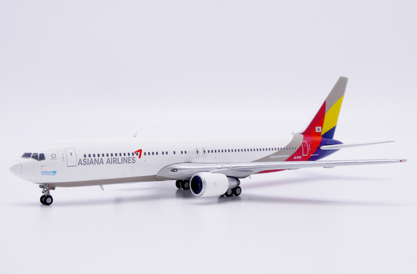 Boeing 767-300 Asiana Airlines HL7248 XX40682