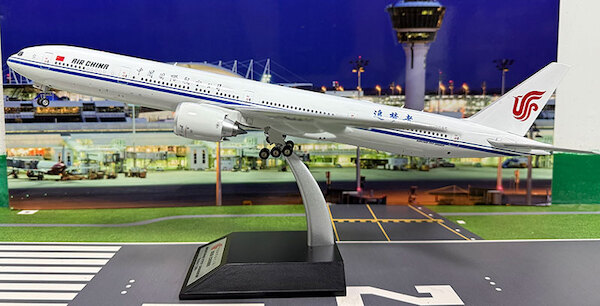Boeing 777-39LER Air China B-2085 KJ-B77W-161