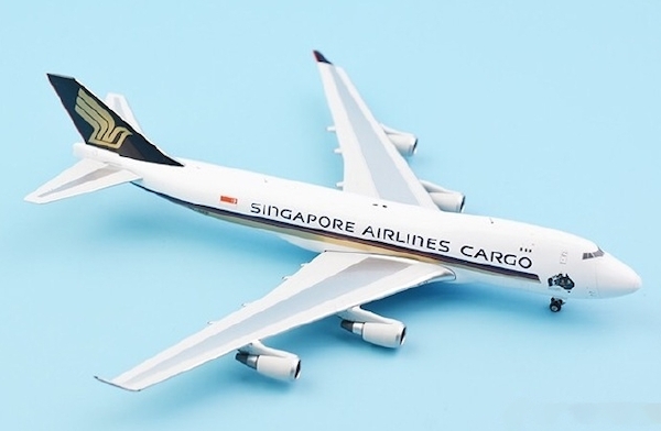 Phoenix-models 04244 Boeing 747-400F Singapore Airlines Cargo 9V-
