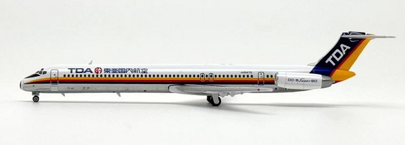 McDonnell Douglas MD81 TDA JA8470 04678