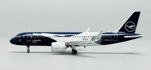 Airbus A320neo Lufthansa 100 years D-AING 04683