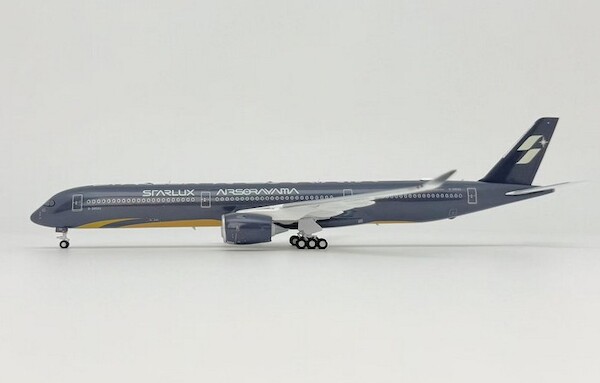 Airbus A350-1000 Starlux "Airsorayama Silver" B-58553 04693