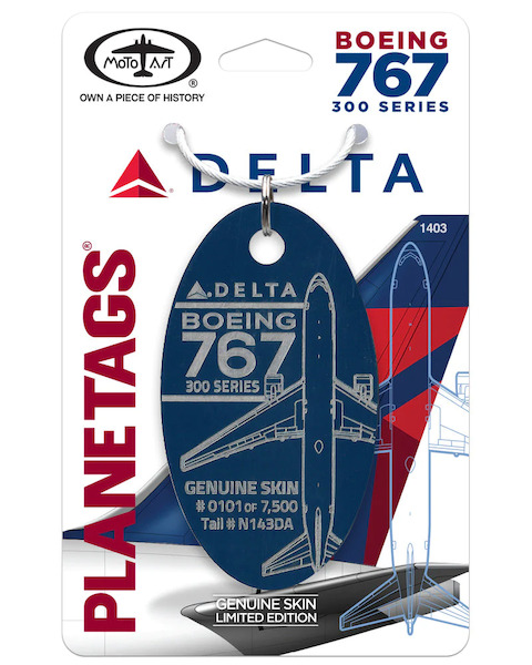 Keychain made of: Boeing 767-332-Delta Airlines N143DA (Blue)  N143DA BL