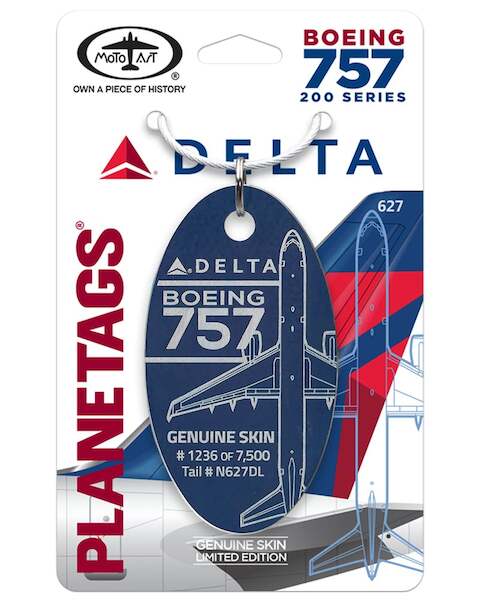 Keychain made of: Boeing 757-200 Delta Air LInes N627DL (blue)  N627DL BLUE