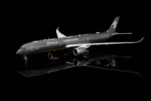Airbus A350-1000 STARLUX Airlines "Airsorayama Silver" B-58553 L2403