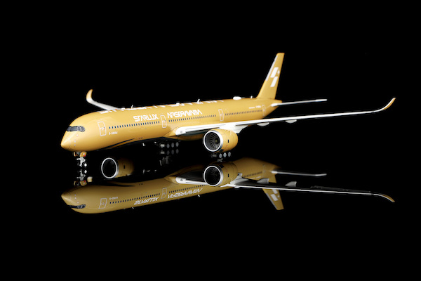 Airbus A350-1000 STARLUX Airlines "Airsorayama Gold" B-58554 L2410