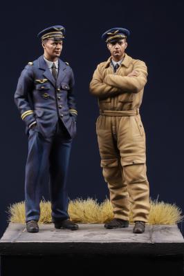 French Pilots WWII (2 figures included)  TB54007