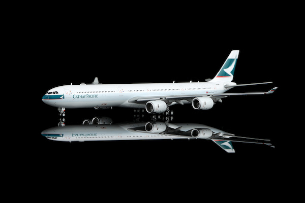 Airbus A340-600 Cathay Pacific B-HQB Flaps Down YY34604F