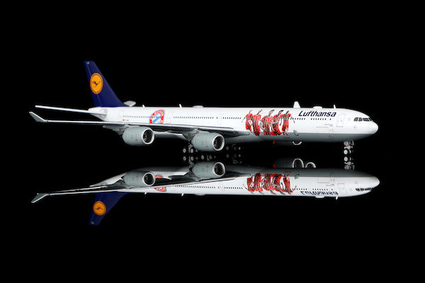 Airbus A340-600 Lufthansa "Bayern Munich" D-AIHZ Flaps Down YY34617F