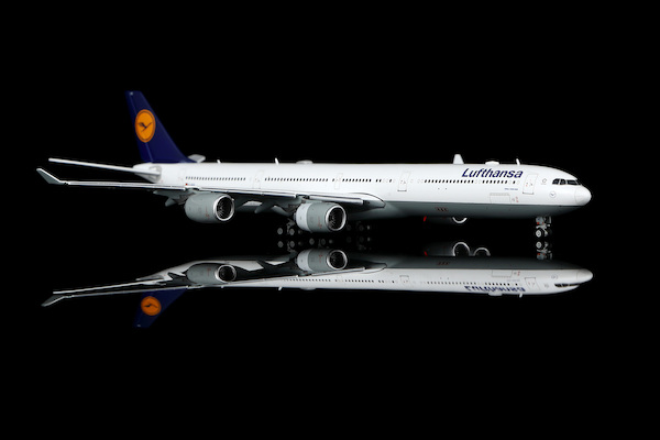Airbus A340-600 Lufthansa D-AIHX Flaps Down YY34625F